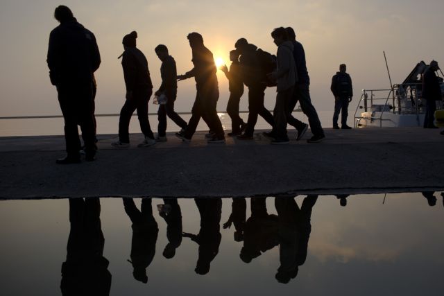 Αναχώρησαν από τη Λέσβο 408 πρόσφυγες